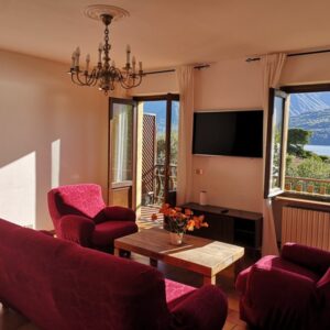 "alt="front living room holiday home lake iseo
