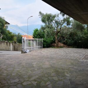 "alt="private parking holiday home lake iseo